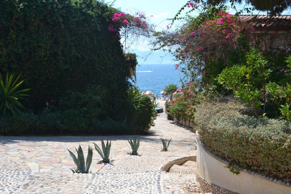 Vila 15 Bougainville Sarandë 外观 照片