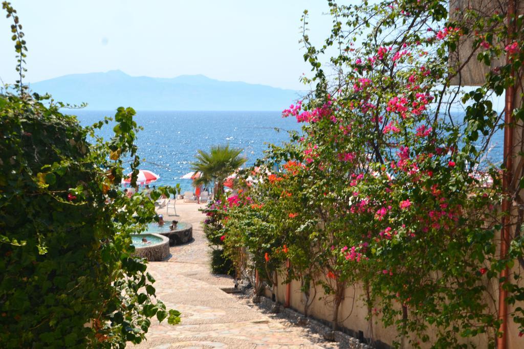 Vila 15 Bougainville Sarandë 外观 照片