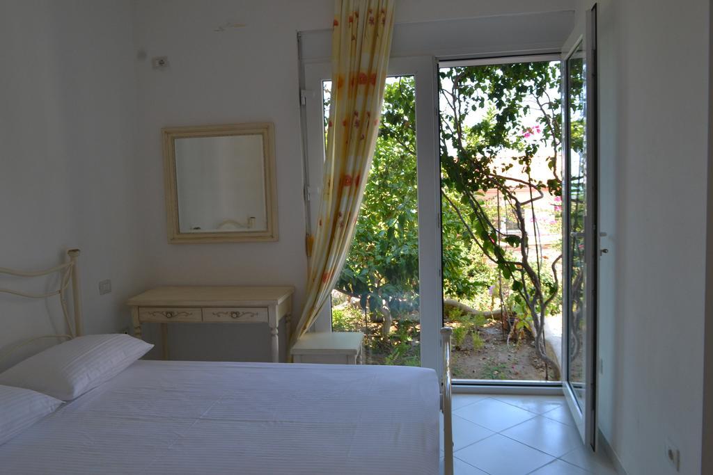Vila 15 Bougainville Sarandë 外观 照片